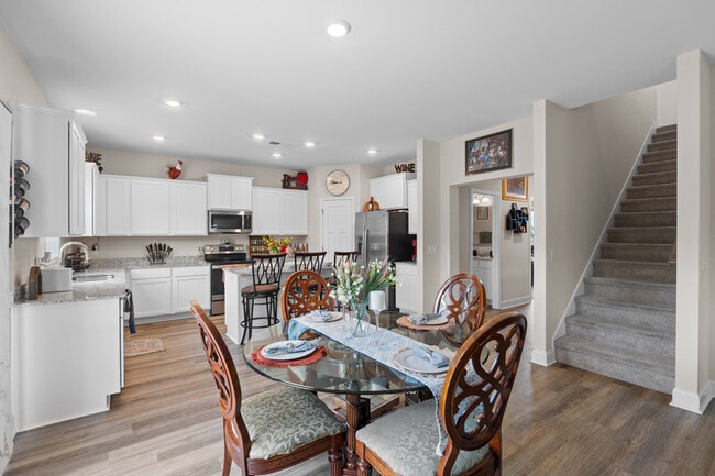 Building Photo - 152 Savannah Wood Rd