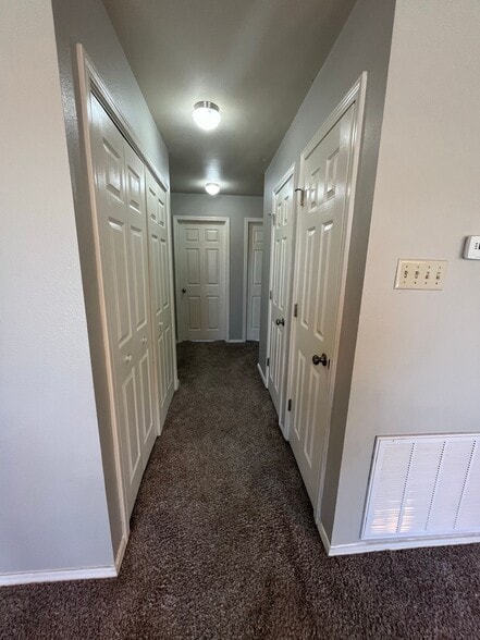 Building Photo - 3109 W 2nd Ct