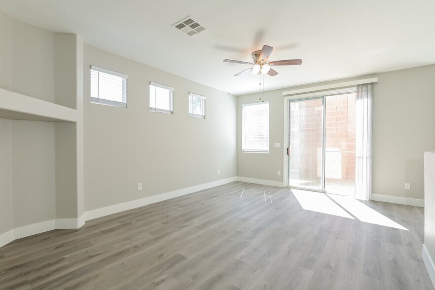 Building Photo - 697 Fragrant Sage Ct