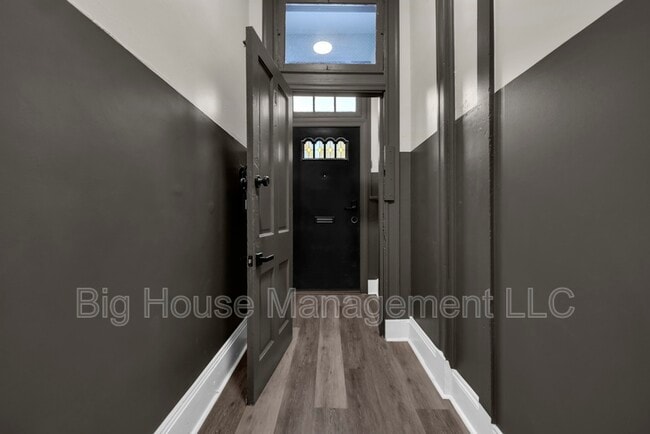 Building Photo - 1725 Hollins St