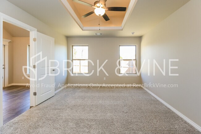 Building Photo - 8509 Stark St