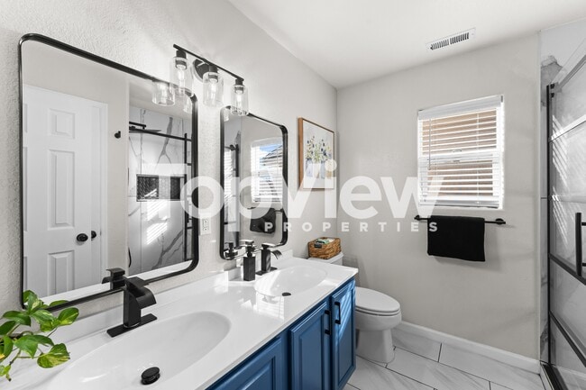 Building Photo - 2259 Falkirk Dr