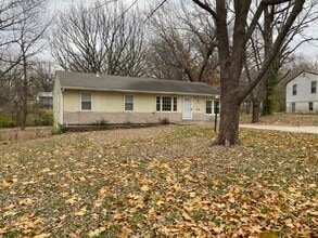 Building Photo - 10401 Richmond Ave