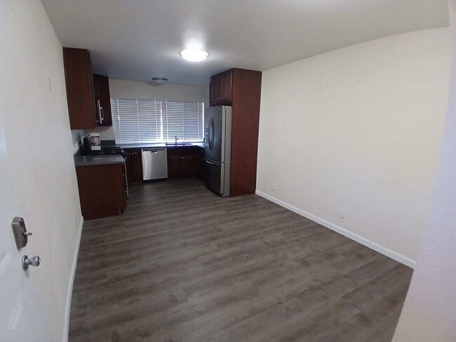 Building Photo - Perfect Place 425 Pinal 101 Orcutt
