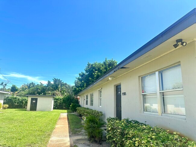 Building Photo - 9305 Sunrise Dr