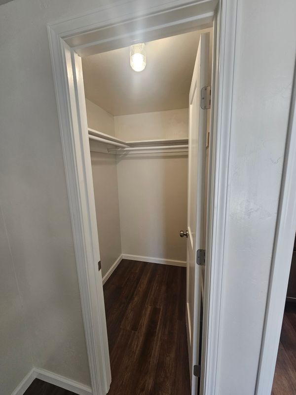 Building Photo - 8606 Brookline Ave