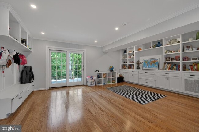 Building Photo - 1554 Forest Villa Ln