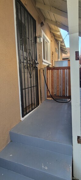 second entrance - 110 N San Marino Ave