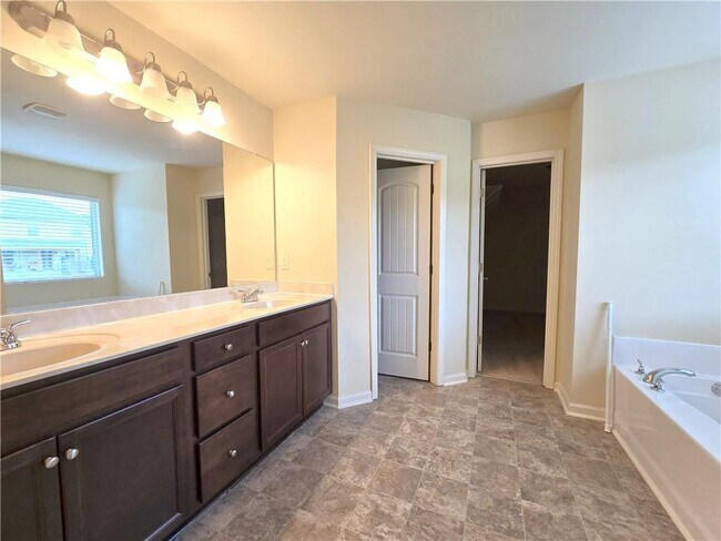Building Photo - 2389 Centenary Way Ct