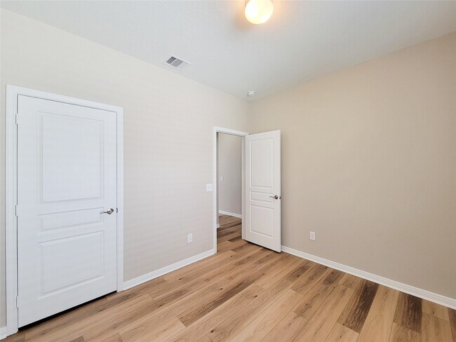 Building Photo - 6535 Dayridge Ln