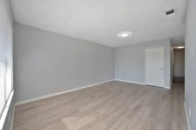 Building Photo - 5800 Mascot Ave