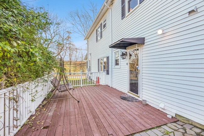 Building Photo - 145 Pleasant Valley Way