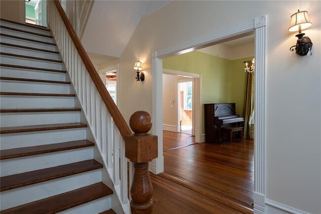 Building Photo - 765 Woodland Ave SE