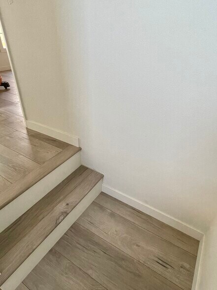 Building Photo - 7349 Balboa Blvd