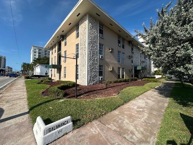 Building Photo - 1400 Douglas Rd