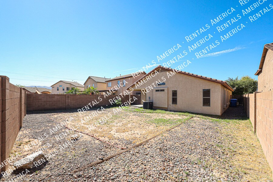 Building Photo - 4930 W Desert Dr