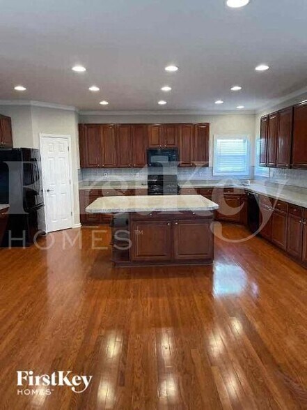 Building Photo - 1157 Fountain Crest Dr