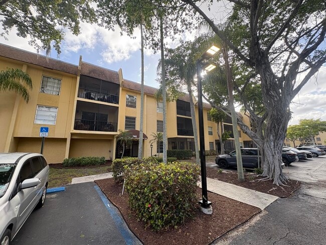 Building Photo - 460 NW 20th St