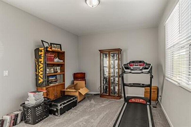 Building Photo - Modern 3 Bed/ 2.5 Bath Townhome in Sterling Ranch