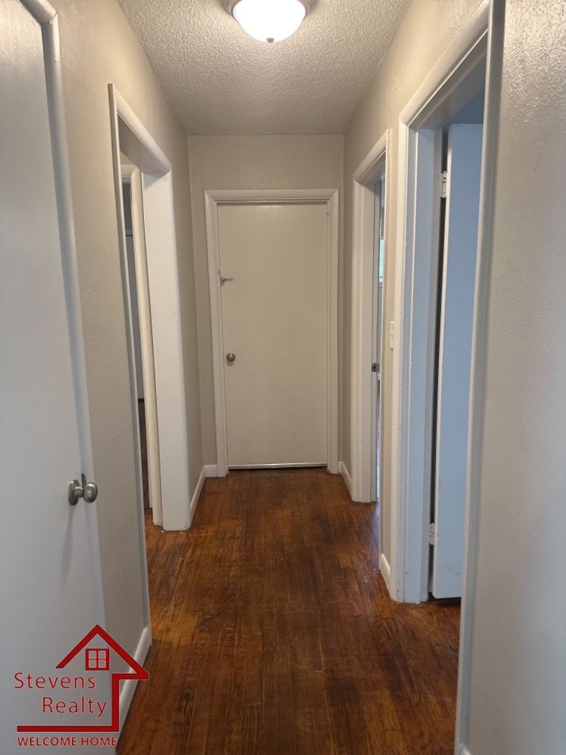 Building Photo - 3868 Mark Twain Cir