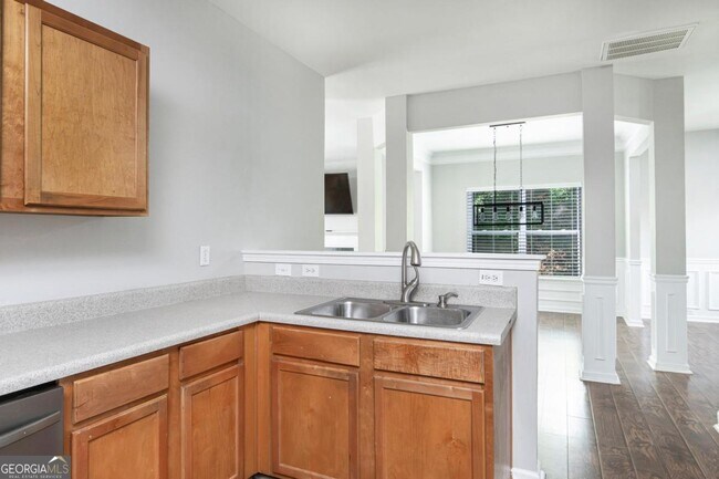 Building Photo - 310 Sugarberry Ln