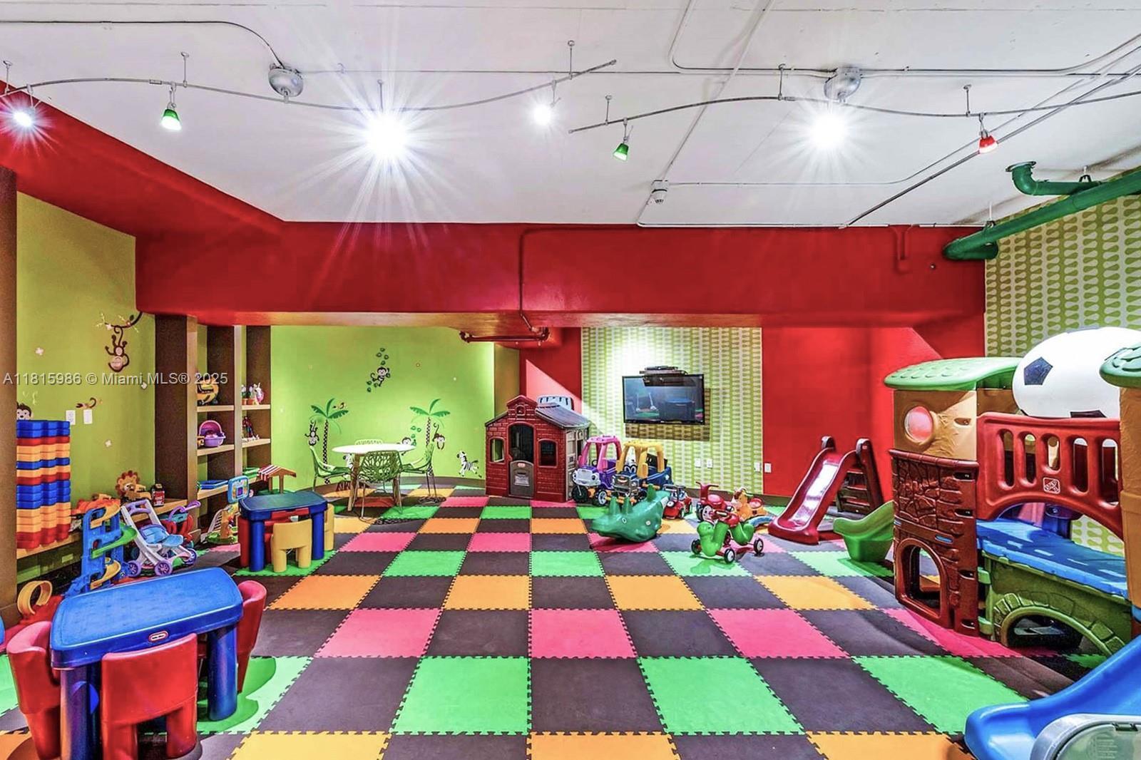 Building Photo - 900 Biscayne Blvd