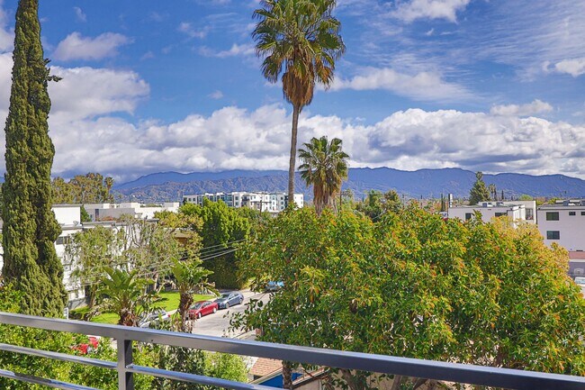 Building Photo - New Construction Townhome | 3 Bed + 3 Bath...