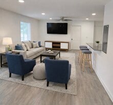 Building Photo - 13 S Main St