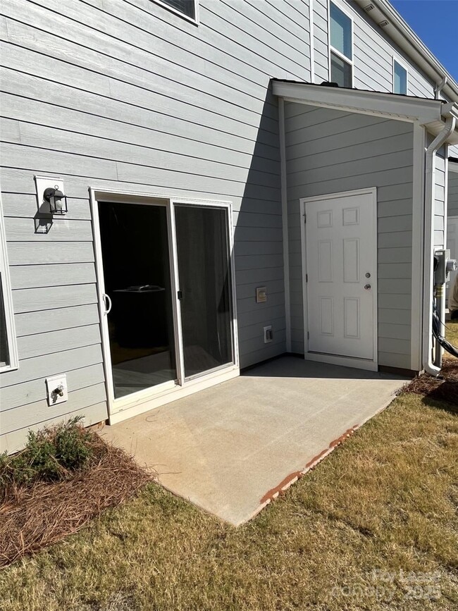 Building Photo - 3863 County Down Ave