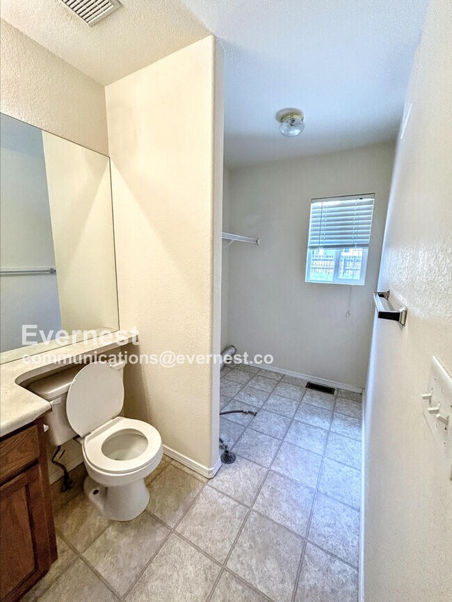 Building Photo - 7324 Edgebrook Dr