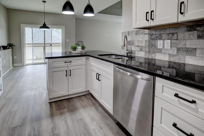 Building Photo - 121 S Kanaio Dr