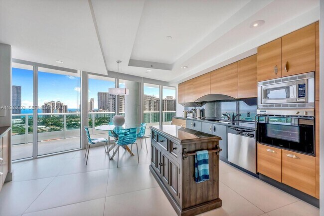 Building Photo - 19955 NE 38th Ct