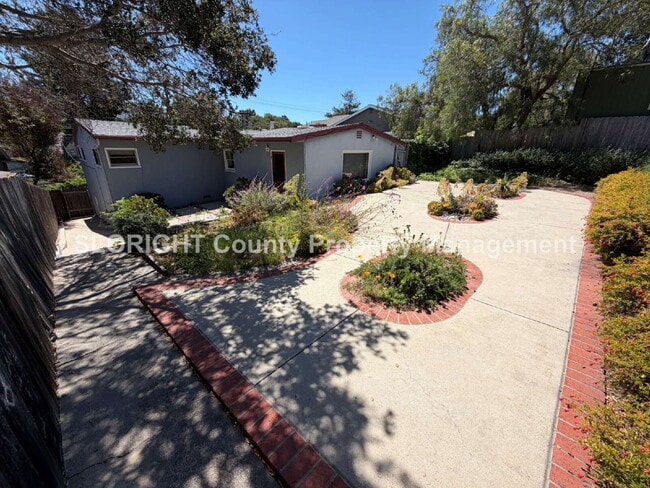 Building Photo - AVAILABLE JUNE - 3 Bed/ 2 Bath SLO Home