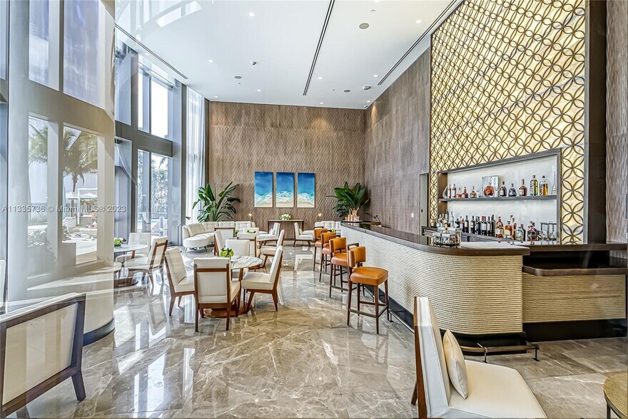 Building Photo - 15701 Collins Ave