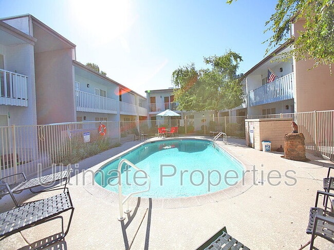Building Photo - 1734 W Tuckey Ln