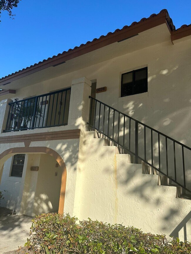 Building Photo - 301 Olivewood Pl