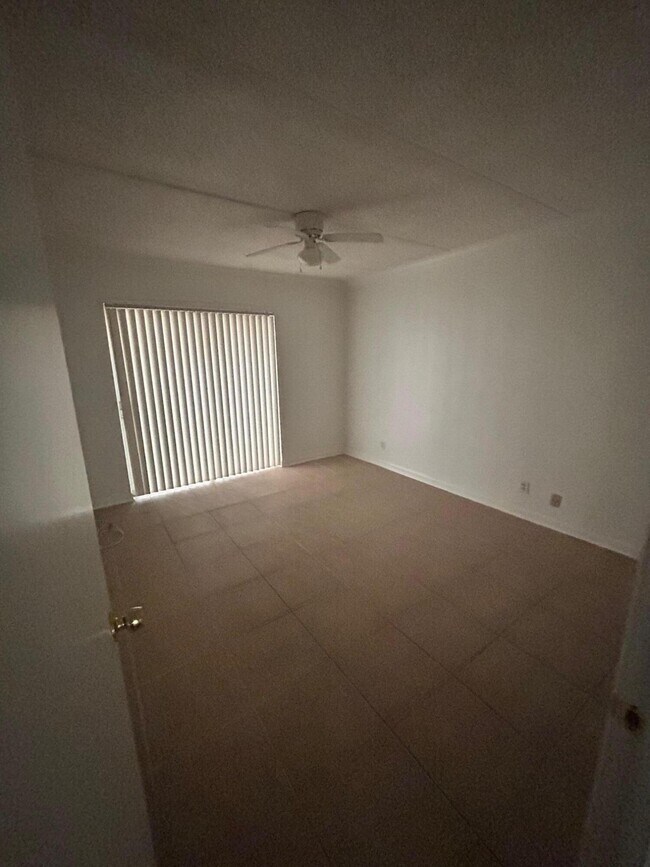 Building Photo - 555 Purdy Ln