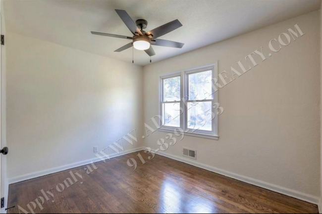 Building Photo - Stunningly Remodeled 3 Bed 1 Bath Home in ...