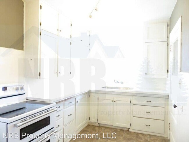 Building Photo - 3 br, 1 bath House - 1013 S Lawrence St