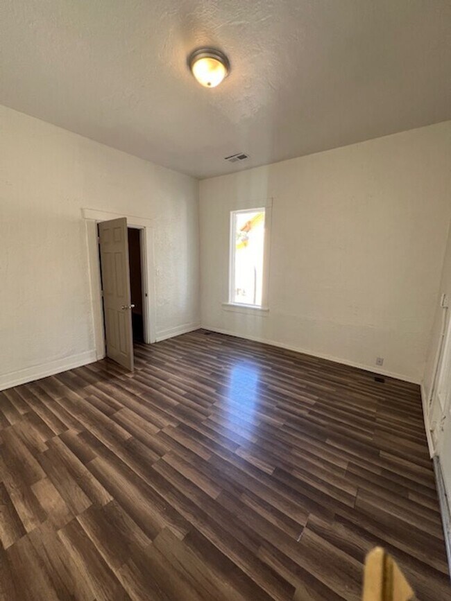Building Photo - Can’t get any closer to Downtown Albuquerque, beautiful historic duplex!
