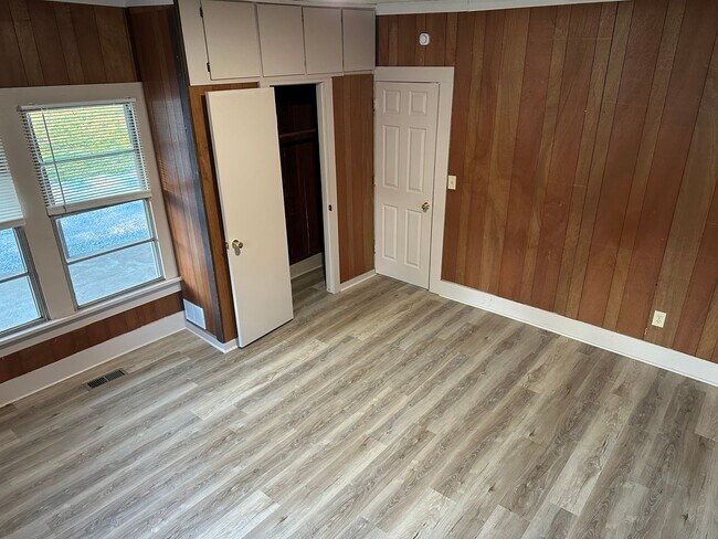 Building Photo - Available Now! Spacious 2 Bedroom, 1 Bathroom with Bonus Room & Huge Backyard