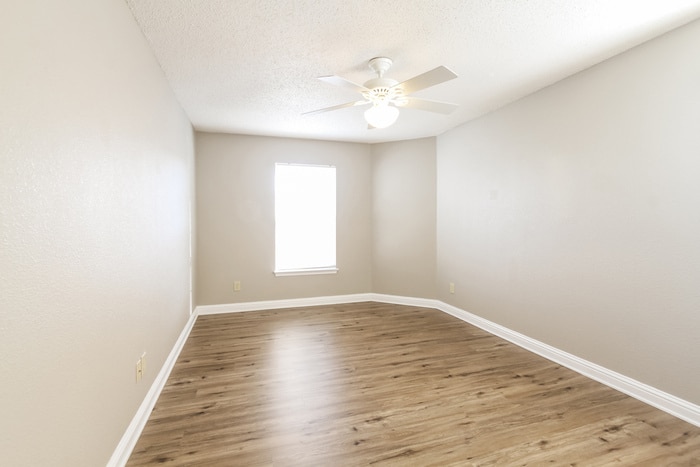 Building Photo - 12890 Freedom Dr