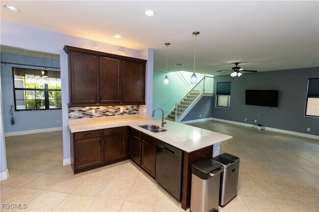 Building Photo - 11660 Meadowrun Cir