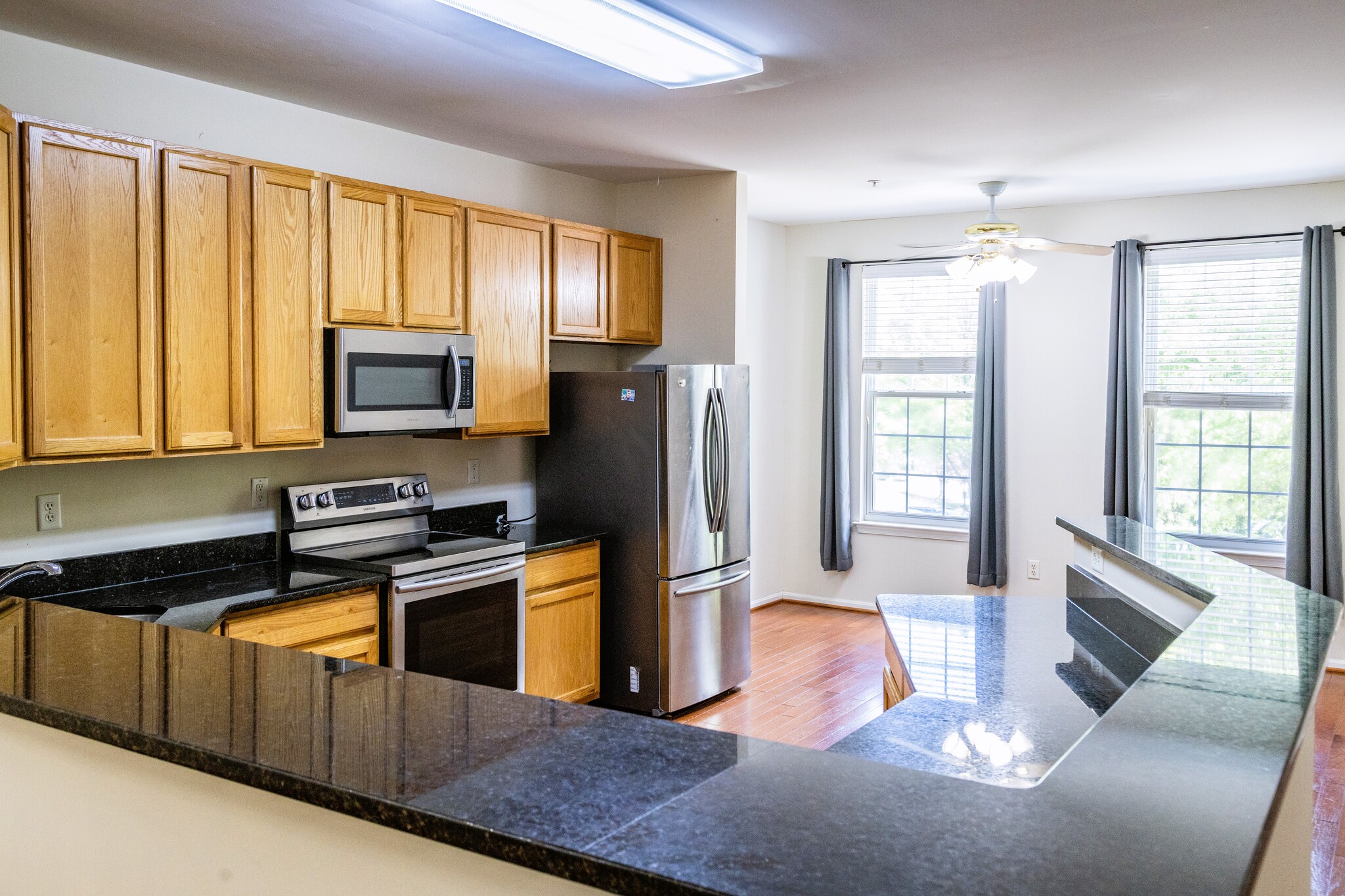 Building Photo - 6044 Blue Point Ct