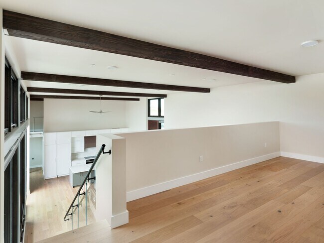 Building Photo - 2677 State St