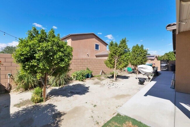 Building Photo - 83393 Iron Horse Rd