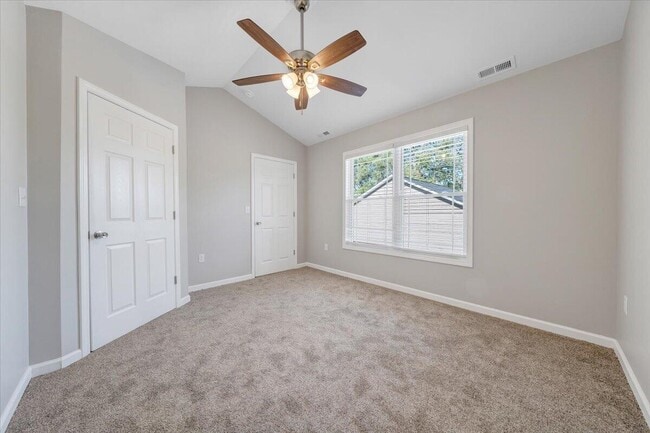 Building Photo - 1702 Baldwin Ave NE