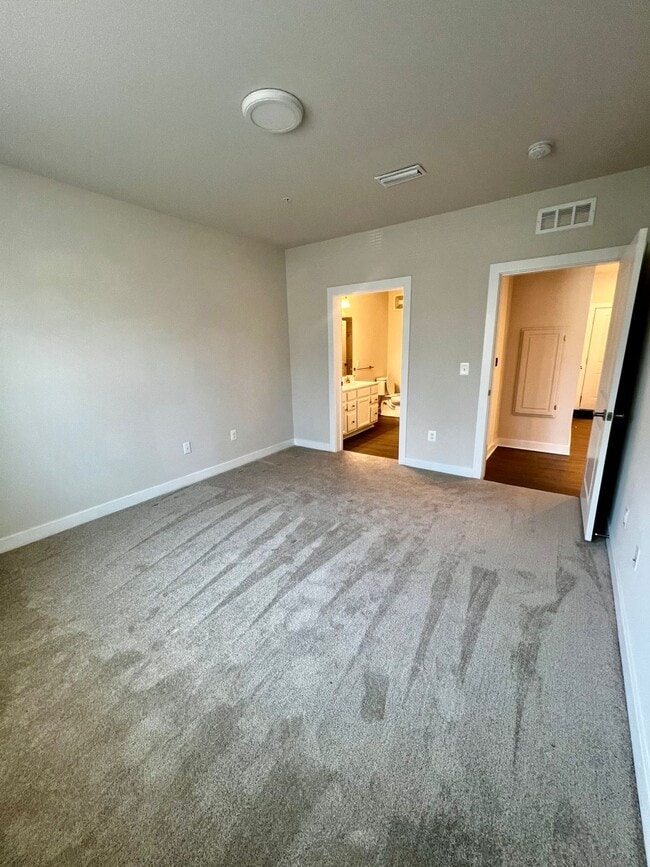 Building Photo - 10421 Resort Road