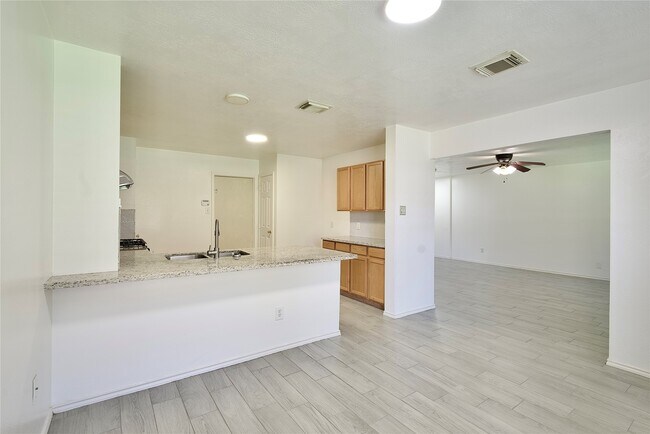 Building Photo - 21618 Misty Fall Ln