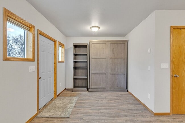 Building Photo - $1,150/month |Fully Remodeled Ground Floor...